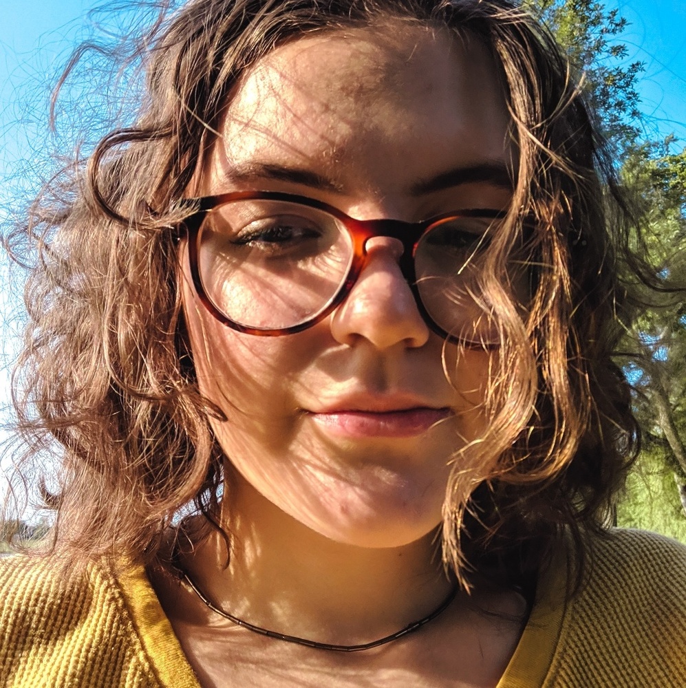 Meet your Posher, Lois